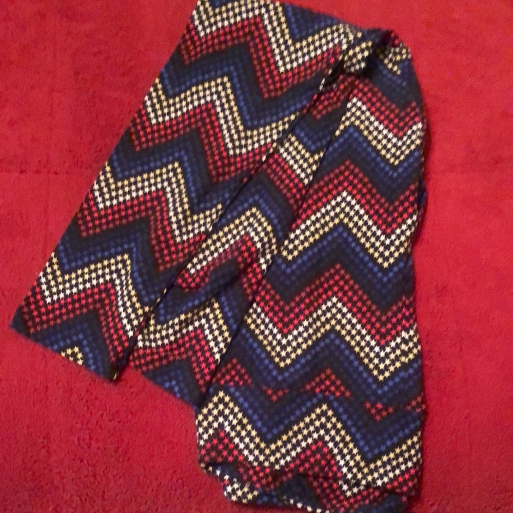 LuLaRoe Red and Blue Chevron Leggings